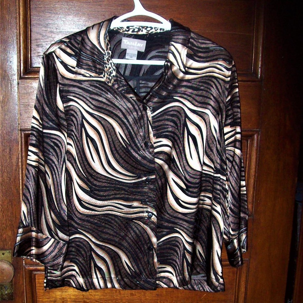 *** TAN JAY *** BRAND NEW~ NEVER WORN ~ Blouse 10
